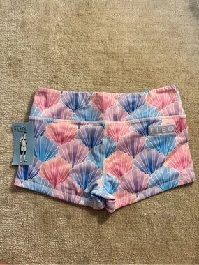NWT fleo shorts